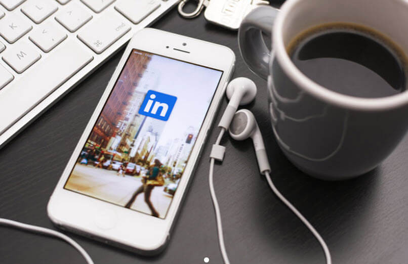 How to use LinkedIn to Find Leads